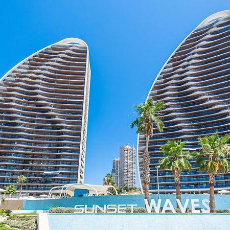 Sunset Waves Deluxe Apartments Poniente Beach Resort Benidorm Luaran gambar