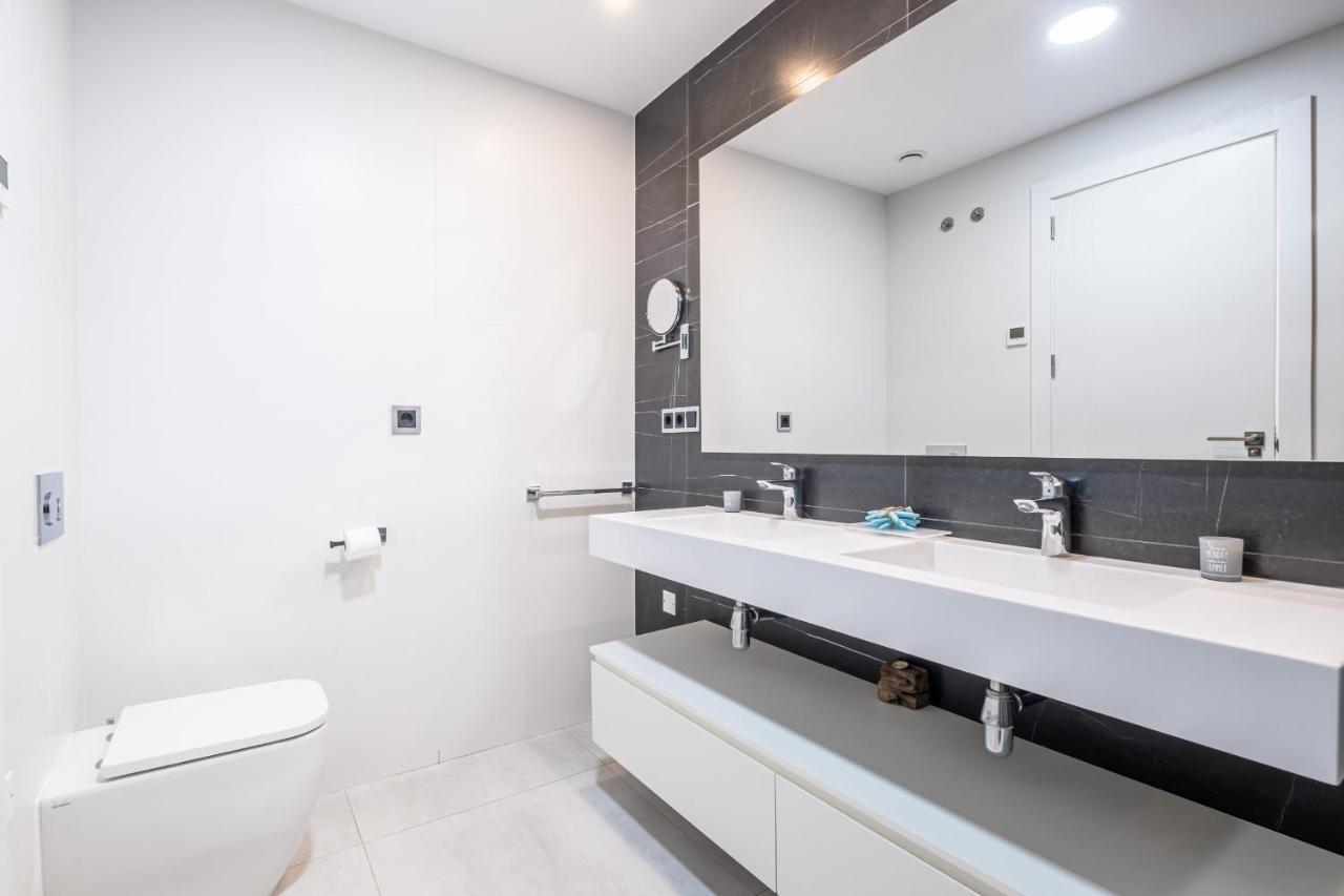 Sunset Waves Deluxe Apartments Poniente Beach Resort Benidorm Luaran gambar
