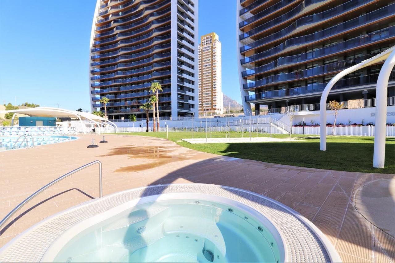 Sunset Waves Deluxe Apartments Poniente Beach Resort Benidorm Luaran gambar